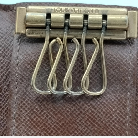 Louis Vuitton Monogram 4 Key Case - Picture 7 of 9